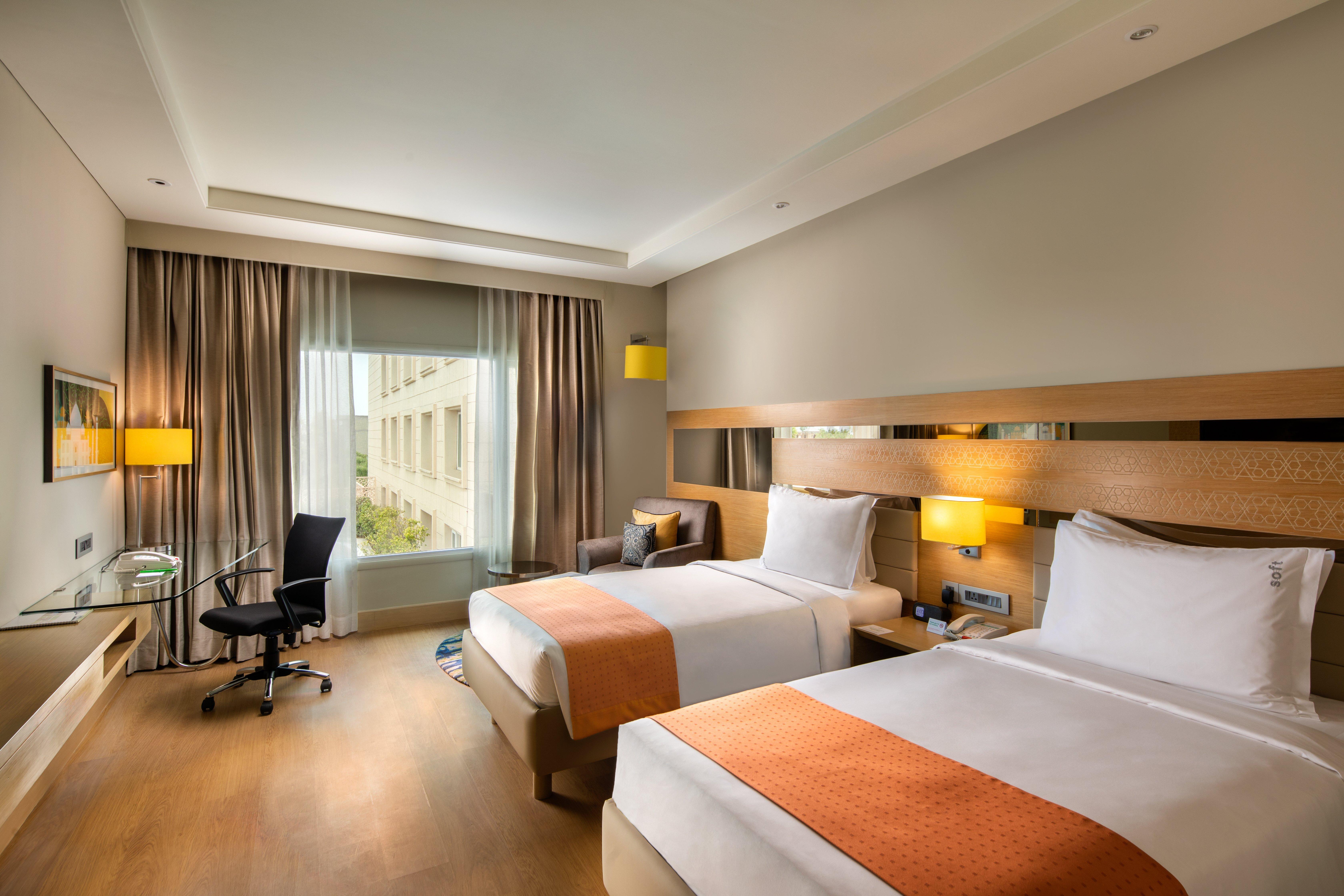 Holiday Inn Agra Mg Road An Ihg Hotel Exterior photo A room at the hotel