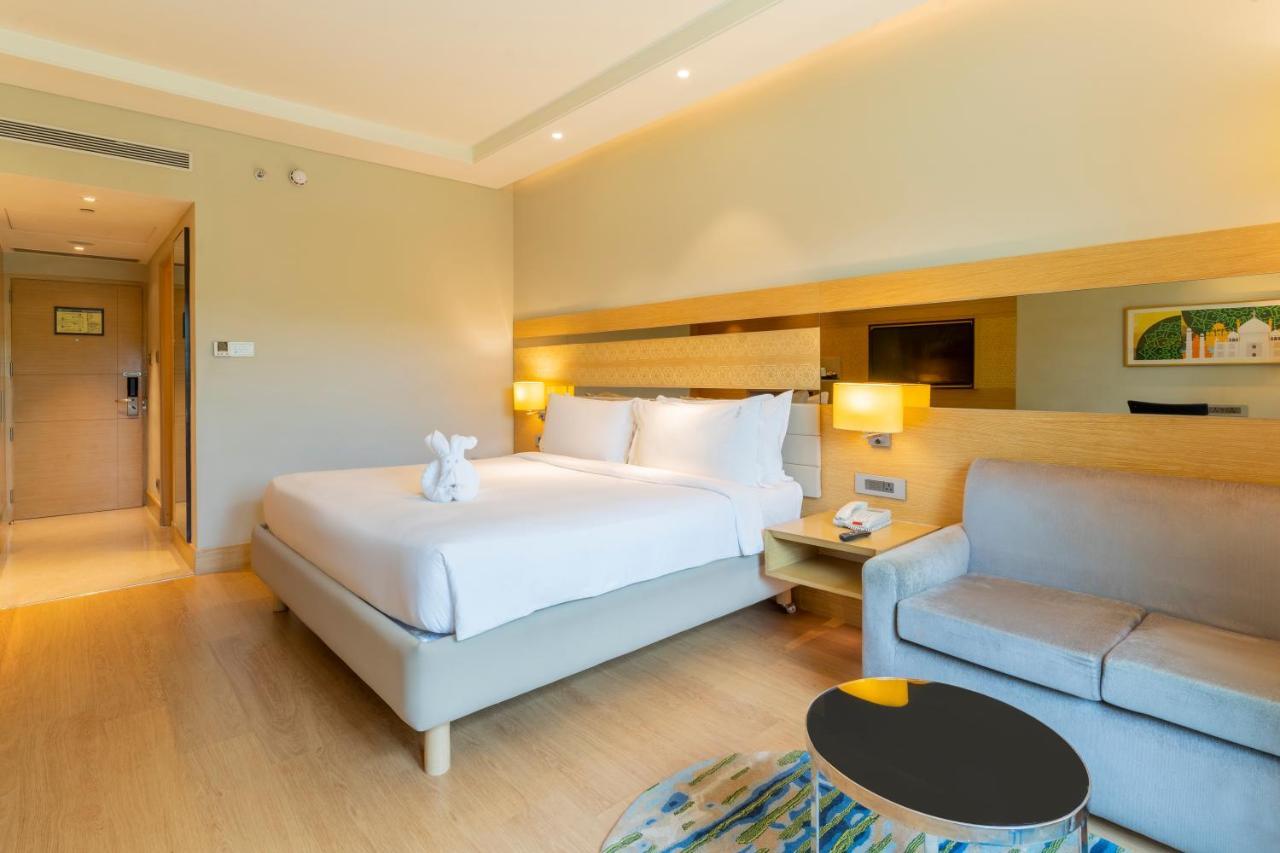 Holiday Inn Agra Mg Road An Ihg Hotel Exterior photo Deluxe Room