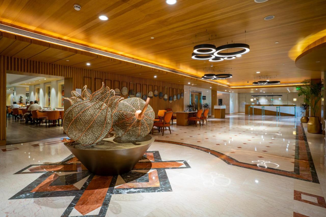 Holiday Inn Agra Mg Road An Ihg Hotel Exterior photo The lobby of the hotel