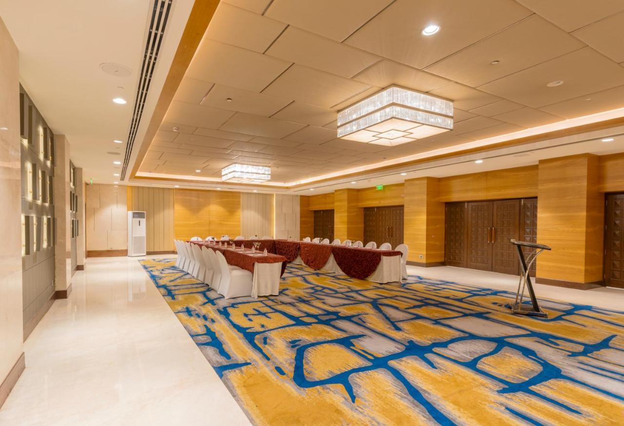 Holiday Inn Agra Mg Road An Ihg Hotel Exterior photo Meeting room