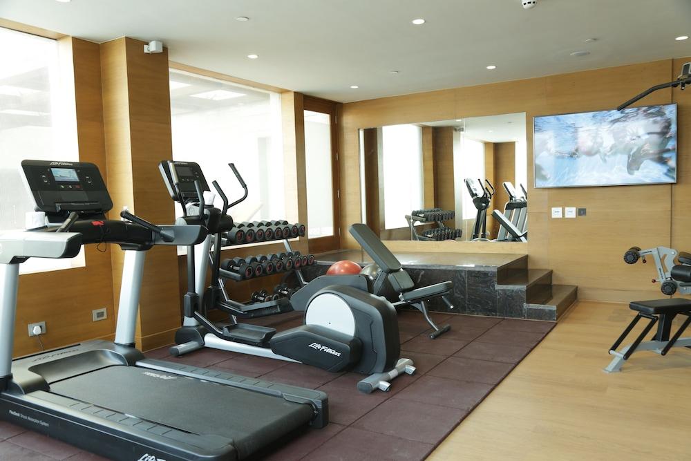 Holiday Inn Agra Mg Road An Ihg Hotel Exterior photo The gym at the hotel